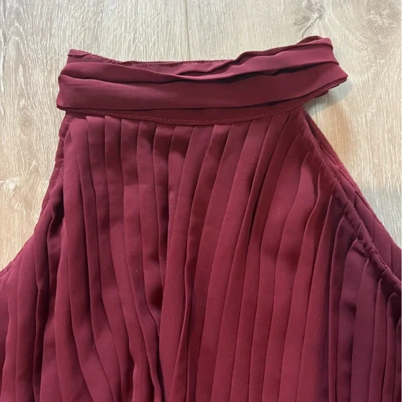 Walter Baker burgundy ♥️ women’s cold shoulder blouse size S - Picture 5 of 7